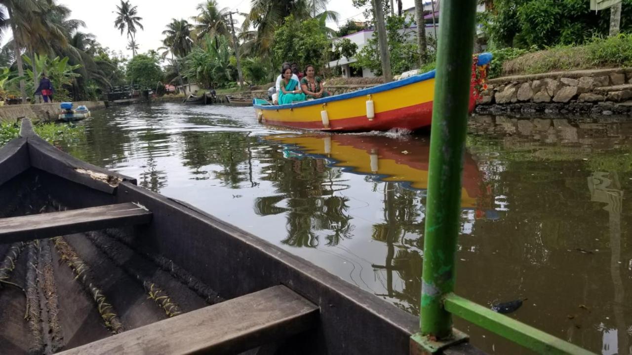 Апартаменты Blues Alappuzha Экстерьер фото